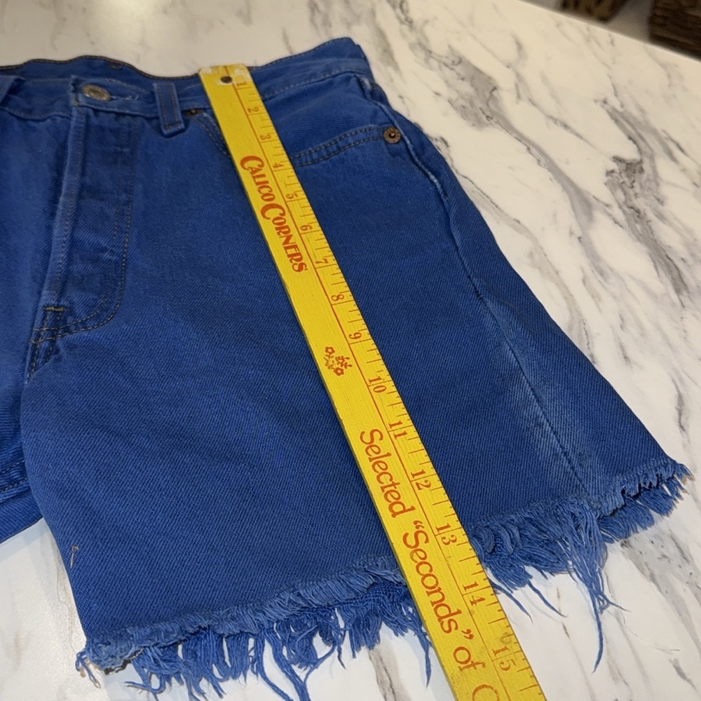 Levi's OVERDYED Blue Jean Shorts for Women Size XS - Picture 6 of 9